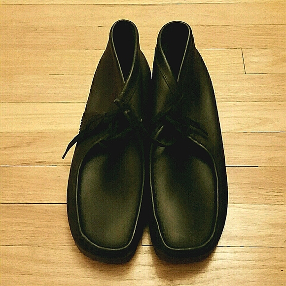Clarks Other - Clark's Black Leather Wallabees 11.5
